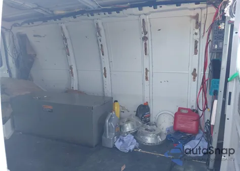 2011 Chevrolet Express 2500 Work Van z USA, uszkodzony, nr VIN 1GCWGFCB3B1123777